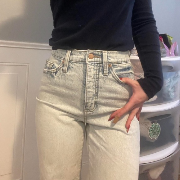 Women's Light Blue Jeans - Picture 2 of 3